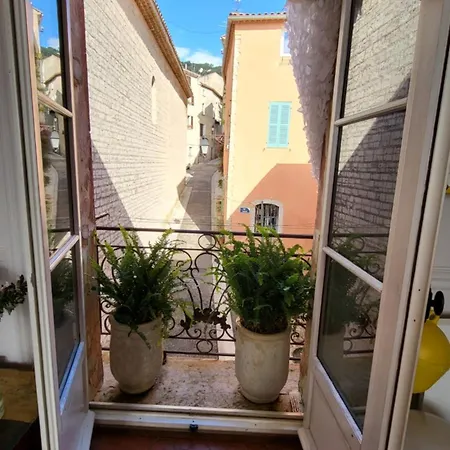 D Hotes De Charme, Coeur De La Vieille Bed & Breakfast Hyeres